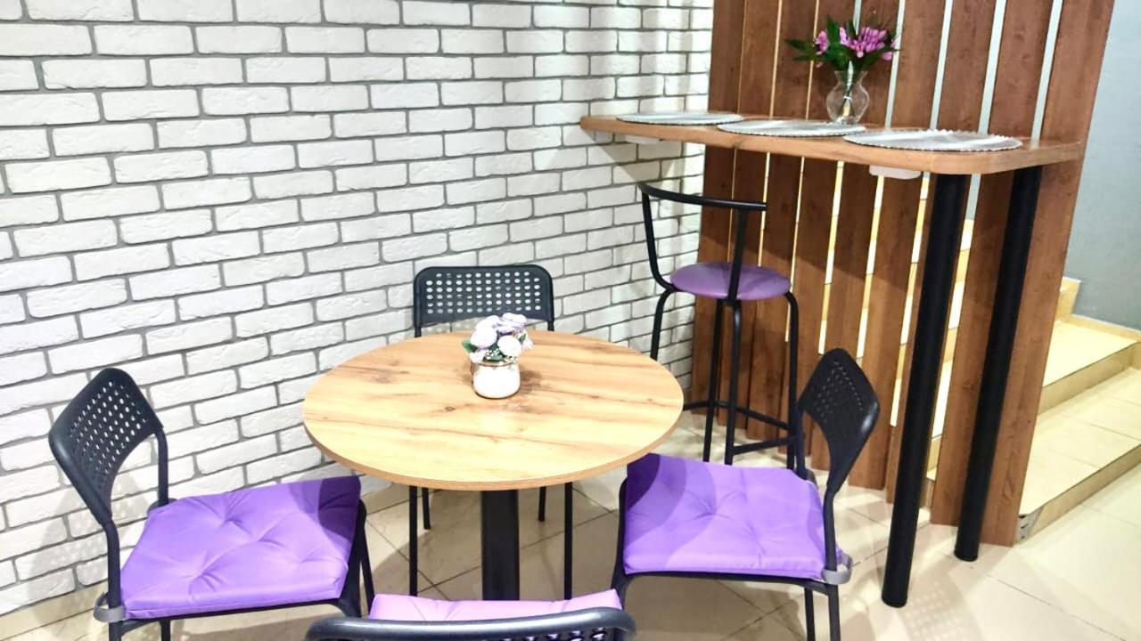 Like Home Hostel Na Timiryazeva 알마티 외부 사진
